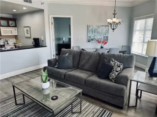 Photo #4: 2782379 Listing