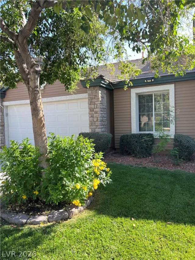 MLS: 2782461 Condo For Sale