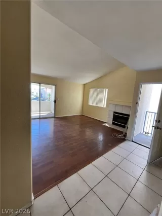 Photo #2: 2782530 Listing