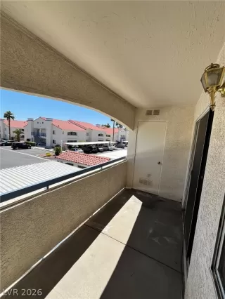 Photo #3: 2782530 Listing