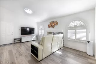 Photo #4: 2782584 Listing 