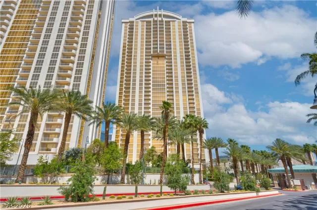 MLS: 2782602 Condo For Sale
