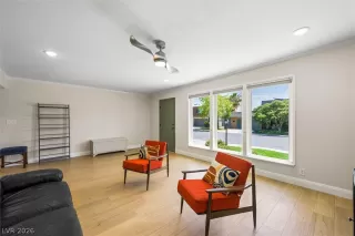 Photo #4: 2782606 Listing