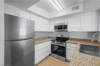 Photo #6: 2782632 Listing 