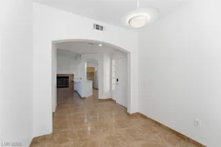 Photo #3: 2782688 Listing