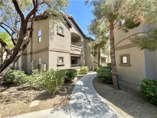 Photo #3: 2782706 Listing