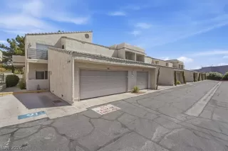 Photo #3: 2782744 Listing