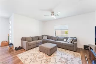 Photo #4: 2782820 Listing