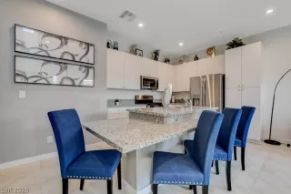 Photo #3: 2782821 Listing