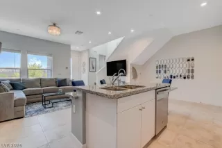 Photo #4: 2782821 Listing