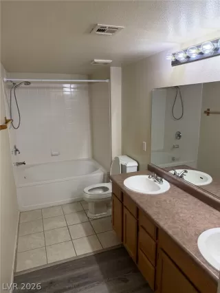 Photo #4: 2782825 Listing