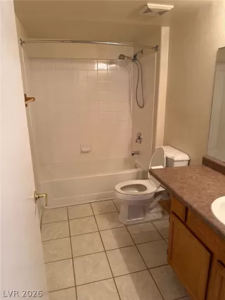 Photo #5: 2782825 Listing