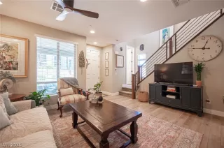 Photo #6: 2782909 Listing