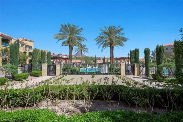 MLS: 2782917 Condo For Sale