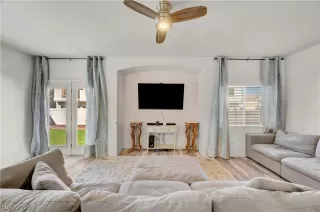 Photo #3: 2782945 Listing