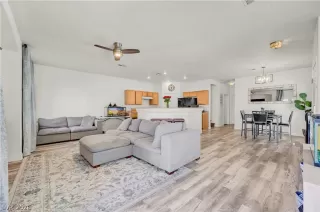 Photo #5: 2782945 Listing