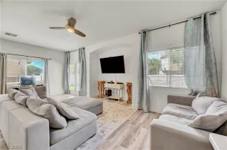 Photo #6: 2782945 Listing