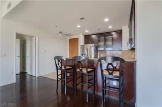Photo #5: 2783029 Listing