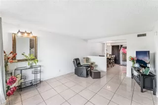 Photo #5: 2783034 Listing