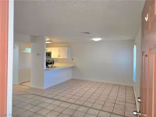 Photo #3: 2783039 Listing 