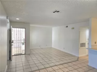 Photo #5: 2783039 Listing 