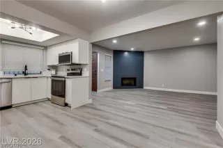 More Details about MLS # 2783089 : 2120 VENUS AVENUE C