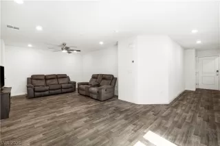 Photo #3: 2783154 Listing