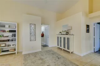 Photo #5: 2783169 Listing