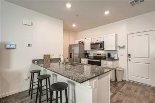 Photo #2: 2783216 Listing