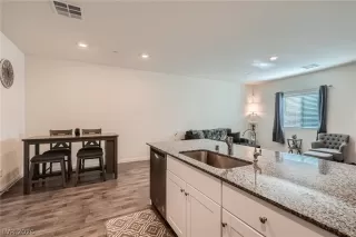 Photo #3: 2783216 Listing