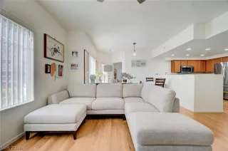 Photo #5: 2783270 Listing 
