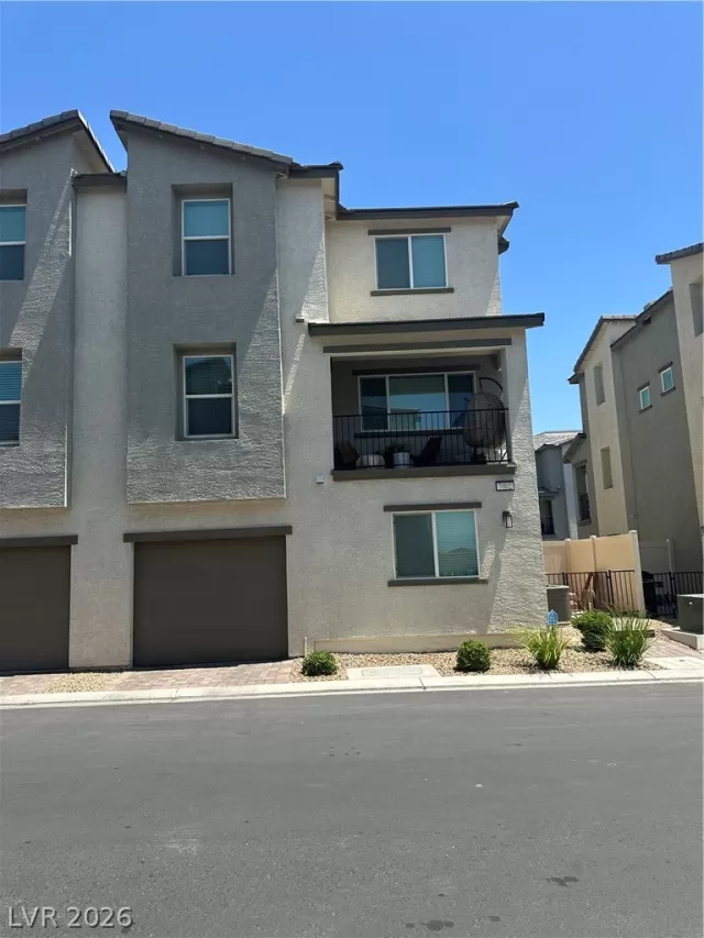 MLS: 2783403 Condo For Sale