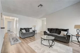 Photo #5: 2783522 Listing