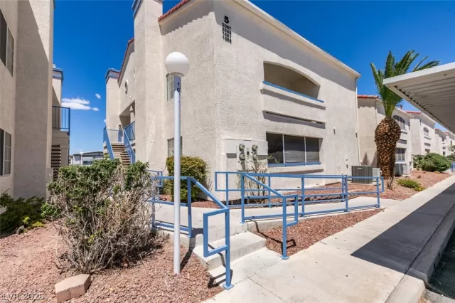 MLS: 2783526 Condo For Sale