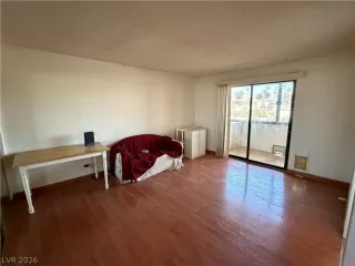 Photo #3: 2783549 Listing