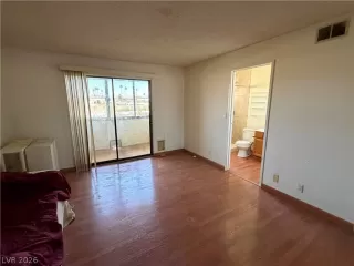 Photo #4: 2783549 Listing