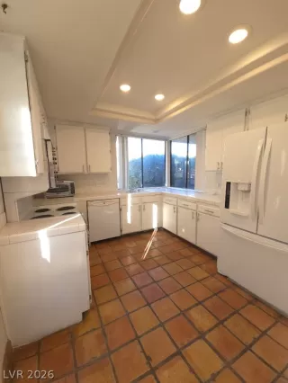 Photo #4: 2783606 Listing