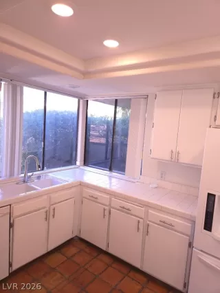 Photo #5: 2783606 Listing
