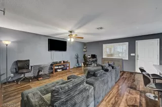 Photo #4: 2783639 Listing