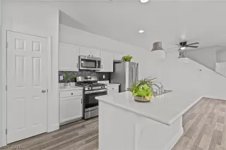 Photo #5: 2783666 Listing