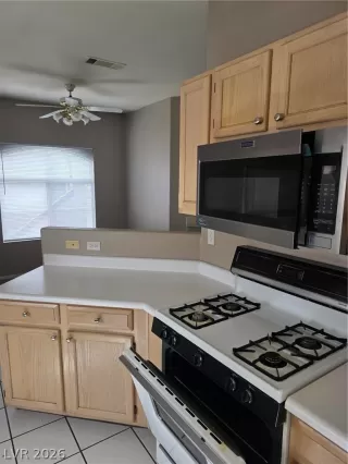 Photo #4: 2783737 Listing