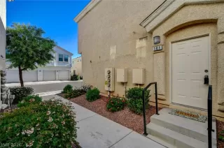 Photo #3: 2783781 Listing