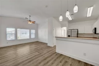Photo #4: 2783781 Listing