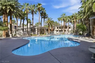 Photo #6: 2783825 Listing