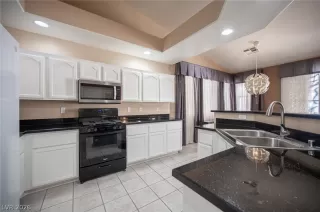 Photo #5: 2783864 Listing