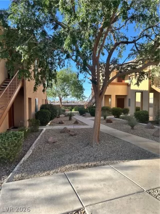 Photo #3: 2783869 Listing