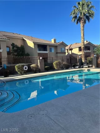 Photo #4: 2783869 Listing
