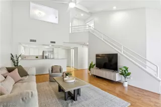 Photo #2: 2783996 Listing 