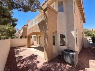 Photo #4: 2784021 Listing