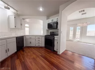 Photo #5: 2784021 Listing